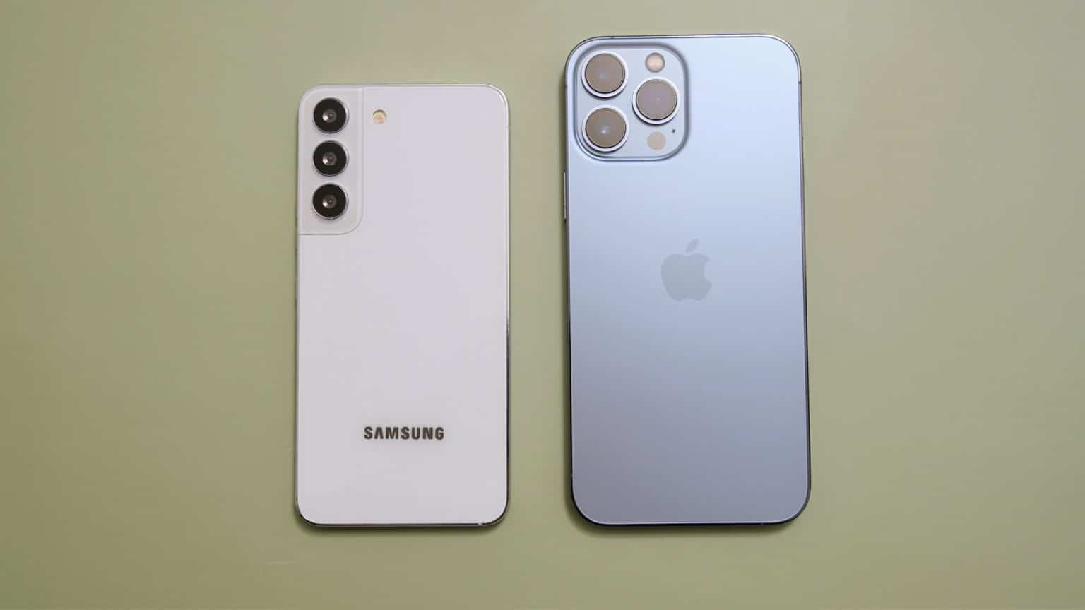 samsung-s22-and-iphone-13-promax